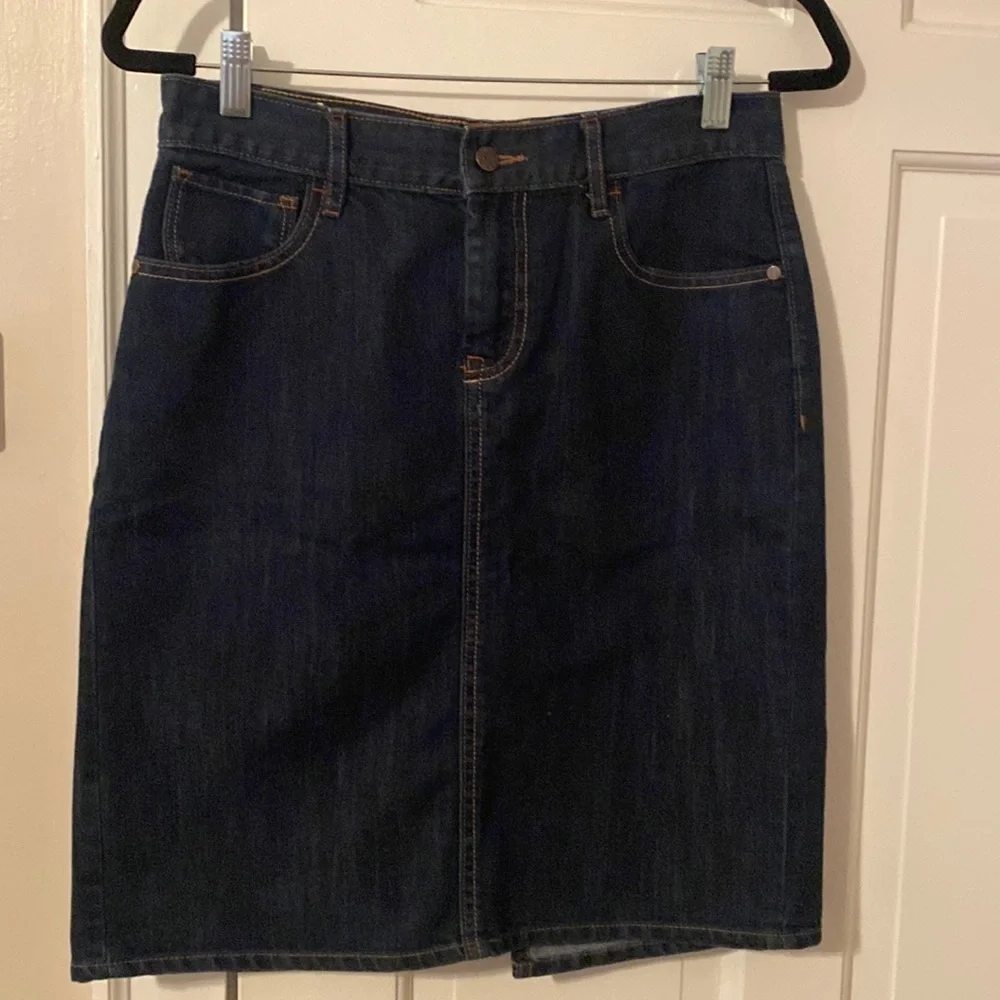 𝅺OLD navy high rise jean skirt
